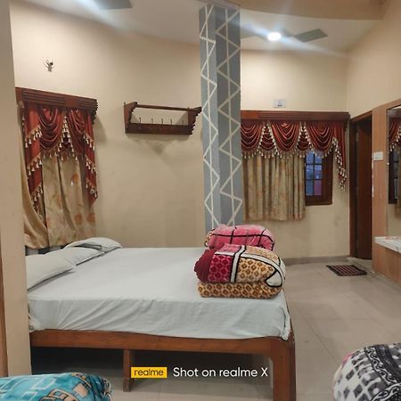 Hotel Pleasure Landmark Ujjain Buitenkant foto